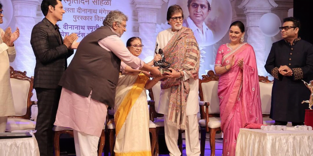 Amitabh Bachchan receives esteemed Lata Deenanath Mangeshkar Award 