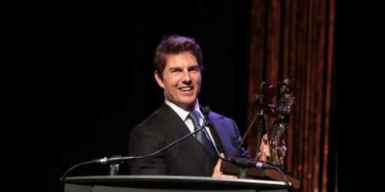 Tom Cruise Welcomes Olympic LA 2028 with a Stunt in Paris Olympic 2024 Closing Ceremony